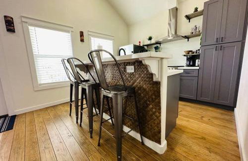 NEW Tiki House! Near Beaches, Sleeps 6-7 - Foto 24