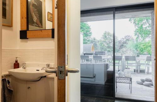 Stunning 6 Bedroom with Swimming Pool & Sauna! - Foto 83