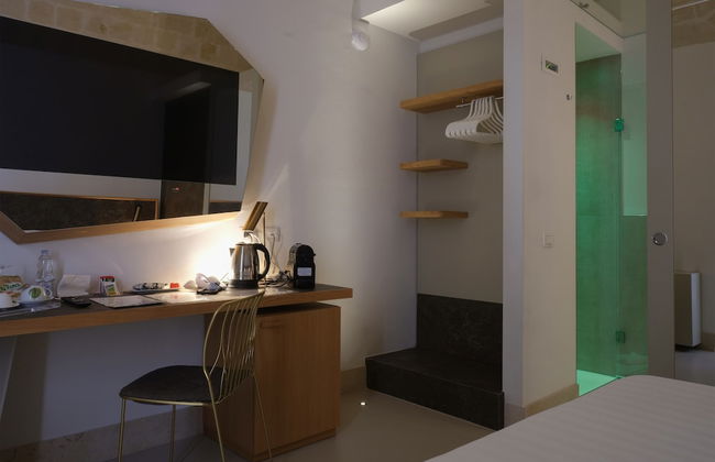 Euvodia Luxury Rooms - Photo 18