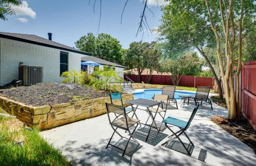 11 Mi to Six Flags! Poolside Oasis in Bedford - Foto 30