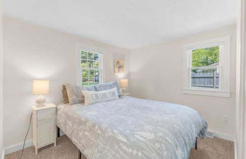 Cottage Oasis by Lake with Kayaks Fire Pit and a Huge Yard - Foto 17