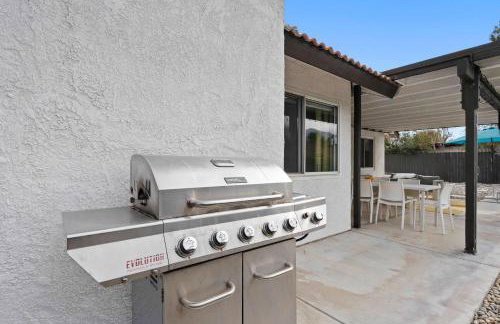 Hacienda Hideaway 3BR Desert Oasis w Pool Spa & Firepit - Foto 38