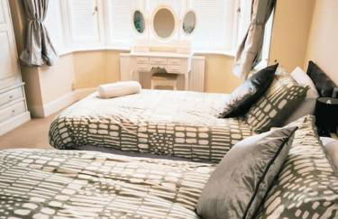 Spacious & Comfortable 4BR Retreat Sleeps 7, Perfect for Families & Professionals, Clark Property Estates - Foto 14