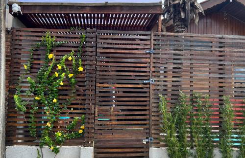 Chalé com PISCINA Privativa, com 2 QUARTOS, ESTACIONAMENTO em Condomínio com PORTARIA 24h, Sauna, Quadras, 3 PISCINAS no condomínio, Pesca e Parquinho Infantil - SmarTV na sala de estar, TV na área CHURRASQUEIRA, Wi-Fi e Cozinha Completa - Foto 40