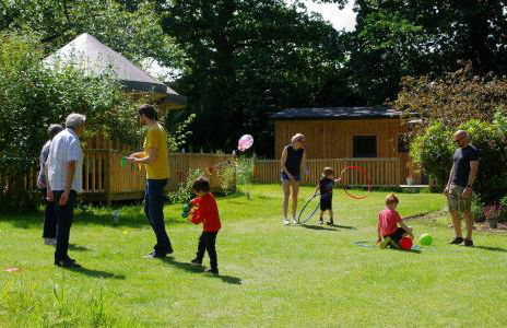 Fun holiday lodges in historic walled garden near Falkirk, Heart of Scotland Holidays - Foto 12