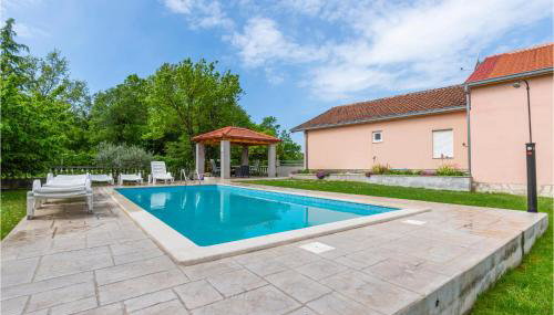 Three-Bedroom Holiday Home In Neoric - Foto 1