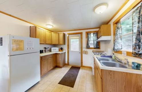 Anderson Lakeside Cabin - Photo 7