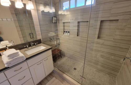 San Diego Oasis with Hot Tub, Gym, Outdoor Theater, Huge Yard - Foto 73