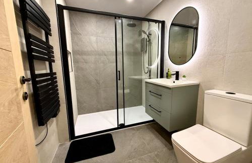 Detached Modern Flat 8 Min Walk to Pudsey Station - Foto 21