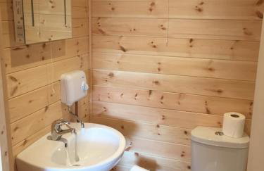 Romantic Getaway Luxury Wooden Cabin With Private Hot Tub and BBQ - Foto 7