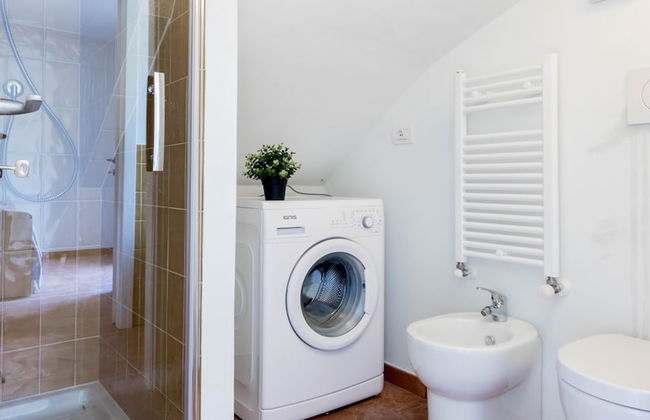 JOIVY Superb Villa For 7 W/Backyard And Bbq Area In Vaccarezza - Foto 29