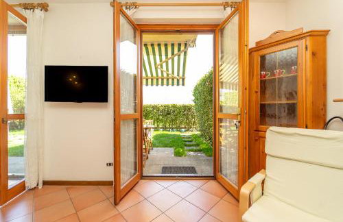 Casa con parcheggio, piscina giardino, barbecue - Foto 17