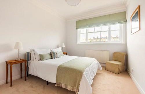 Nordic Regency Apartment - Photo 12