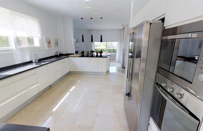 Exquisite Villa Near Beach - Heated Pool - Foto 9