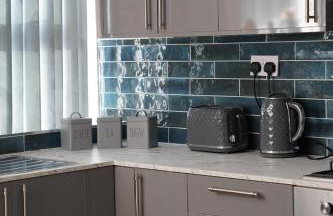 2 Bed Flat - Sleeps 4 - Jacuzzi Bath - Parking - Photo 29
