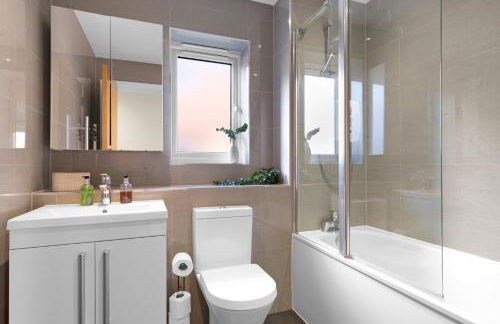 Heathrow Living Serviced Apt 01 by 360stays - Foto 15