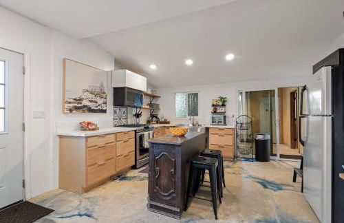 Next to Downtown Huge yard with Parking - Foto 9