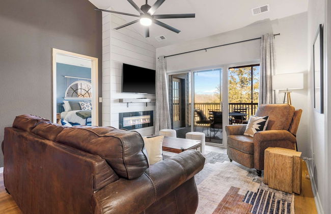 T Time Getaway - Overlooking Golf Views! - Photo 14