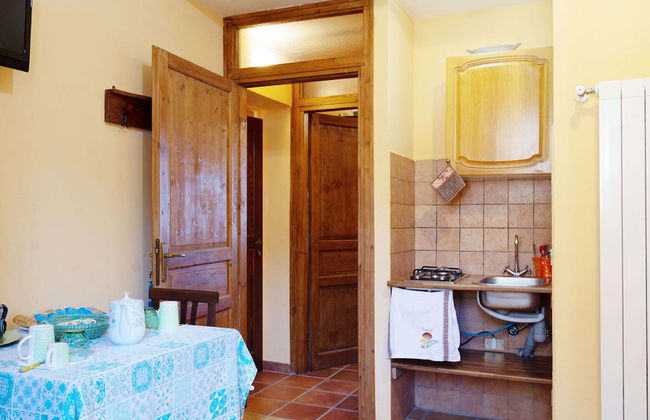 Sun-kissed Holiday Home With Swimming Pool - Photo 11