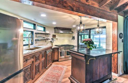 Upscale Dickinson Getaway with Yard on 1 Acre! - Foto 12