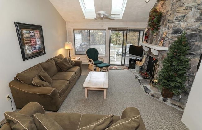 Seven Springs 2 BR Deluxe Condo with Mountain Views by RedAwning - Foto 1