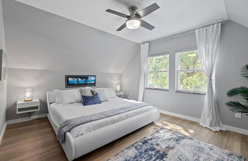 Secret Pool Cabana- Mins to Downtown and Beach - Foto 43