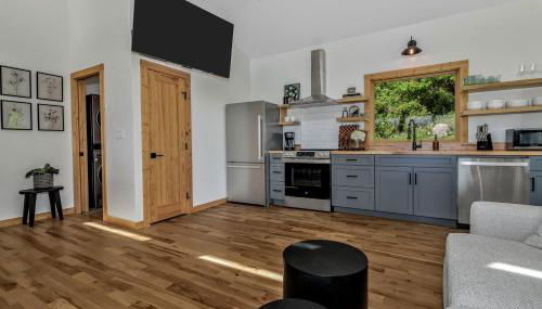 Romantic Mountain Retreat with Hot Tub and Panoramic Views Near Marshall, NC - Foto 4