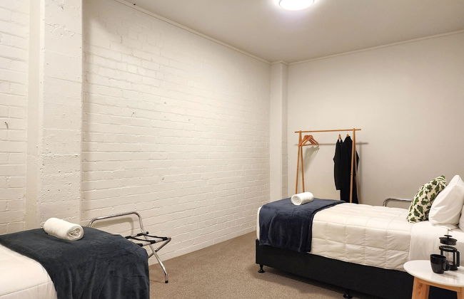 U Suites on Webb - Photo 13