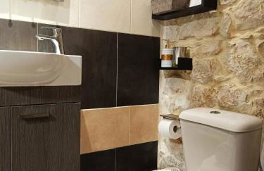 Agios Ioannis Stone Cottage with Private Heated Pool & Hydro-massage - Foto 13