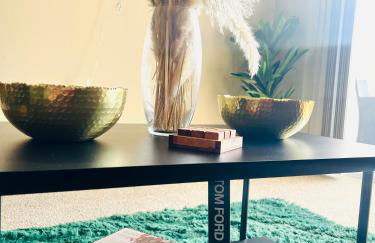 Vibrant Oasis in the Heart of Midtown & Downtown - Foto 12