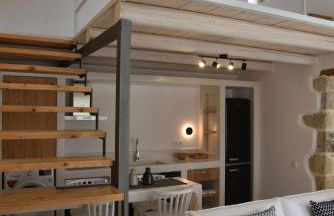 LAINI LUXURY SUITES - Photo 21