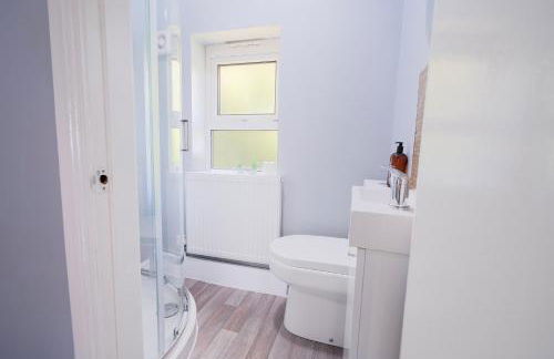 Entire 4-Bed House & Parking, Steps from ICC & Utilita Arena Birmingham & Broad Street - Foto 17