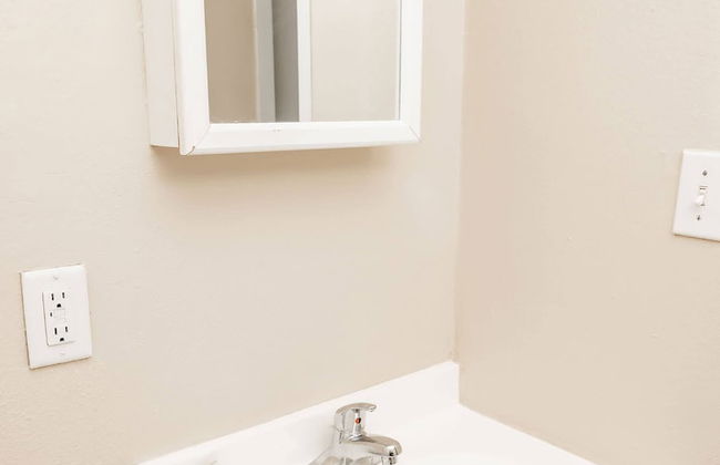 Convenient Apt W/shopping, Dining & Freeways - Photo 7