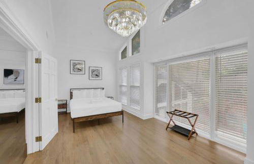 Luxury 7BR Buckhead Oasis w Pool Gameroom Firepit - Foto 109