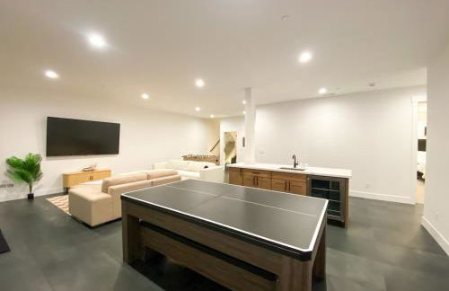 Luxe Port Lookout with waterfront, theater, games - Foto 13