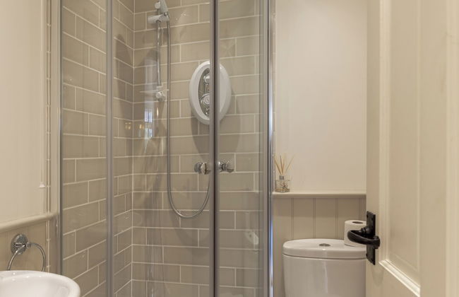 Jasmine Cottage-2BD in Heart of Bourton - Photo 41