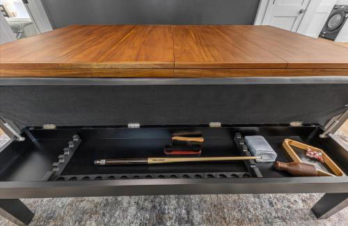 Farm House DT Indy with Pool Table - Photo 48