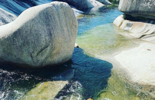 Magique Creek, piscine naturelle dans les rochers - Foto 18