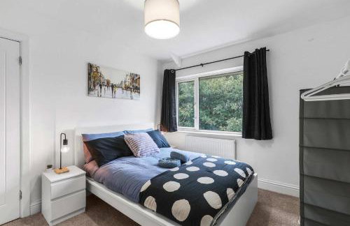 Spacious Family - Contractor Stay - Parking - WiFi - Photo 18