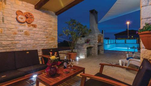 Luxury apartment Alba with pool - Foto 4, sunbed