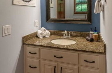 Lakefront Point Retreat on Nantahala Lake with Dock - Foto 45