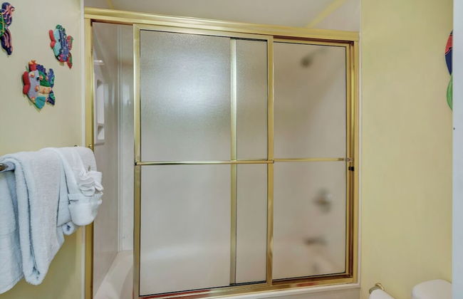 Oceanfront Condo with Spacious Balcony - Unit 0306 by RedAwning - Foto 15