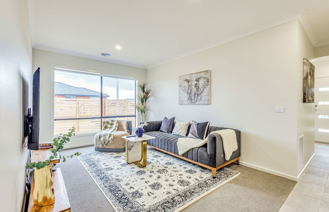 StayAU Charming 4BR Retreat Wyndham Vale - Foto 41