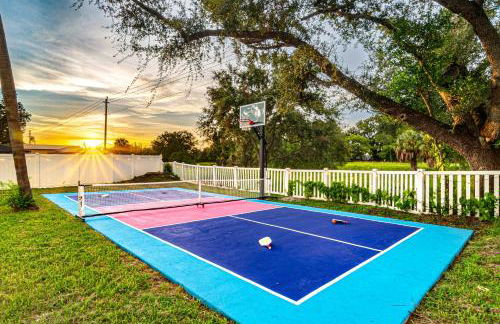 NEW-Heated Pool-Pickleball-Hot Tub-Movie Theater-Game Room-Playset-Basketball-10 Beds - Foto 9