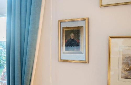 Artist's Studio - Photo 22