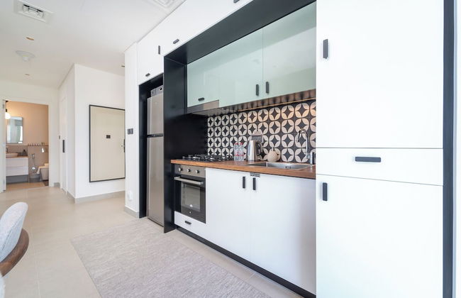 Cozy 2BD Work in Style Dubai Hills - Photo 19