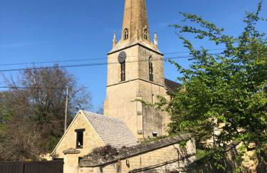 The Old Bank Beautiful Cotswold House with Huge Garden - Photo 46
