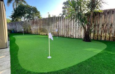 Wellington Pool House With Spa and Putting Green - Foto 27