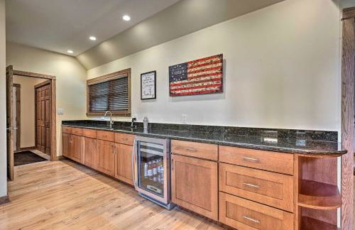 Nekoosa Golf Course Retreat with Hot Tub! - Foto 8