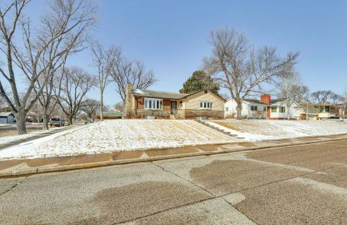 half Mi to Dtwn Pierre Family Home with Patio - Foto 30